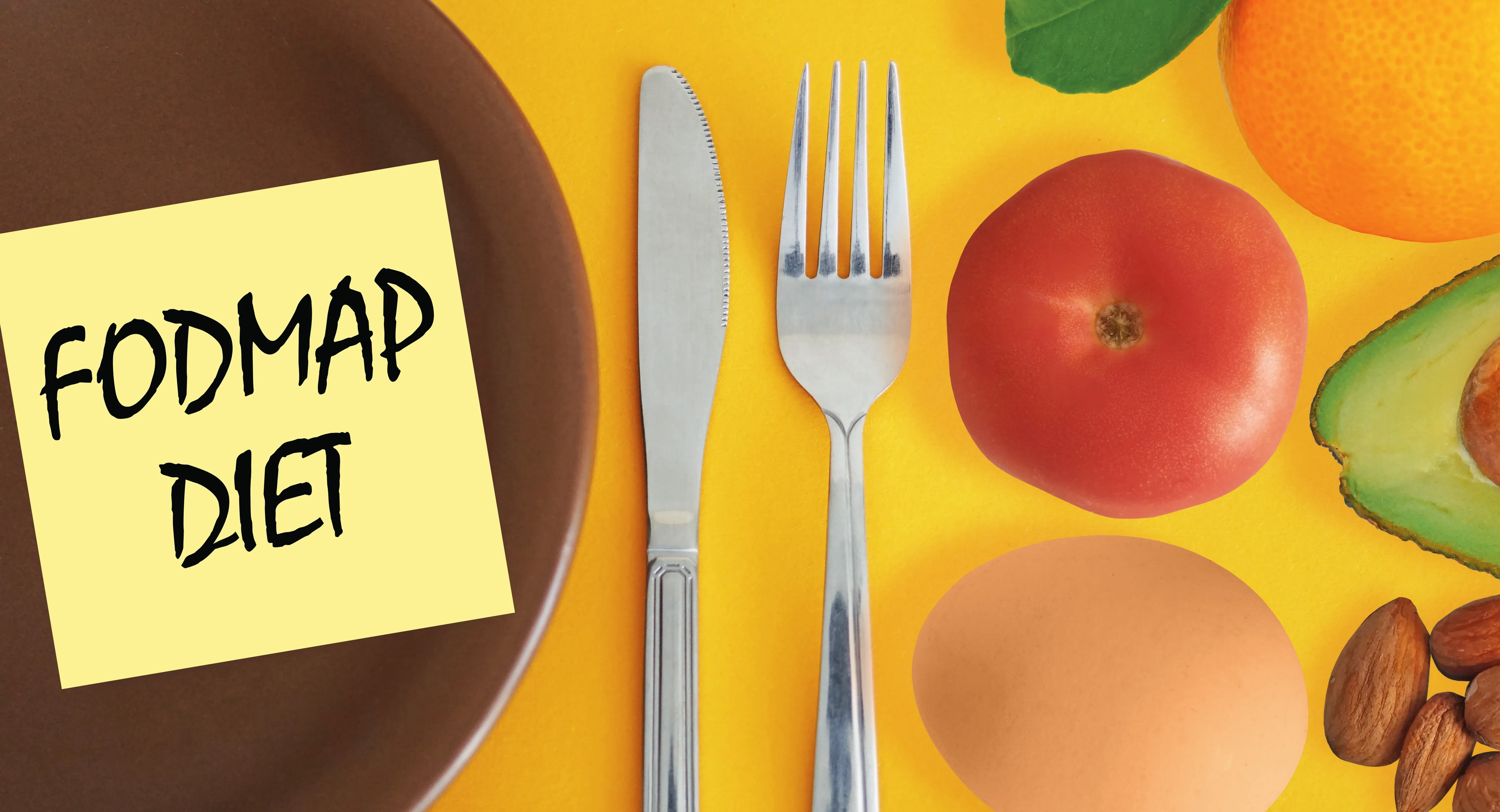 Plato bajo en fodmap cubiertos y comida